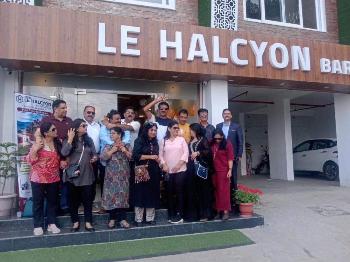 Hotel Le Halcyon , Kasauli Solan Exterior foto