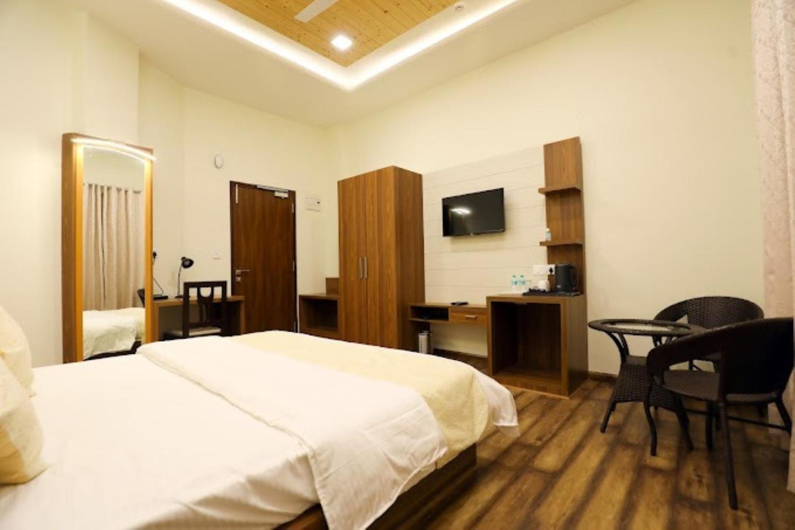 Hotel Le Halcyon , Kasauli Solan Exterior foto
