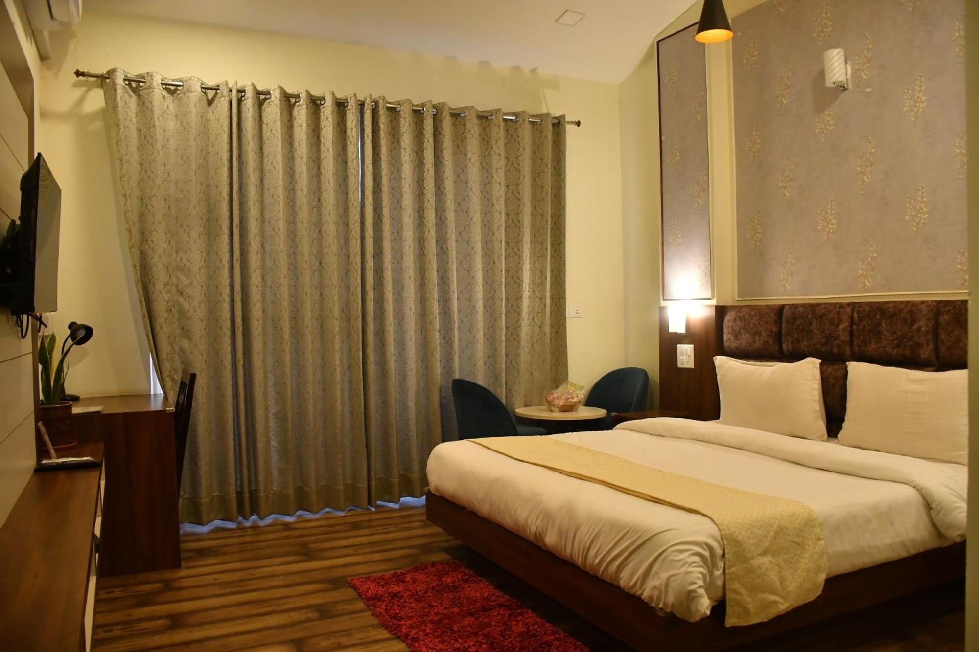 Hotel Le Halcyon , Kasauli Solan Exterior foto